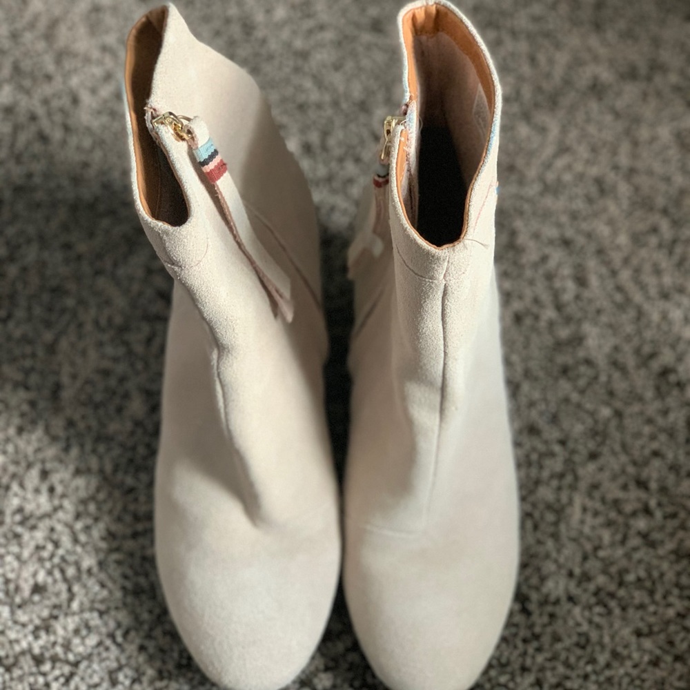 Toms Booties 7.5 or 7 1/2. WORN ONCE😭